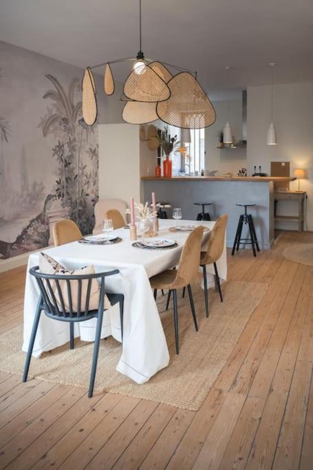 Appartement Avec Son Patio Dans Centre Historique De Bourg المظهر الخارجي الصورة